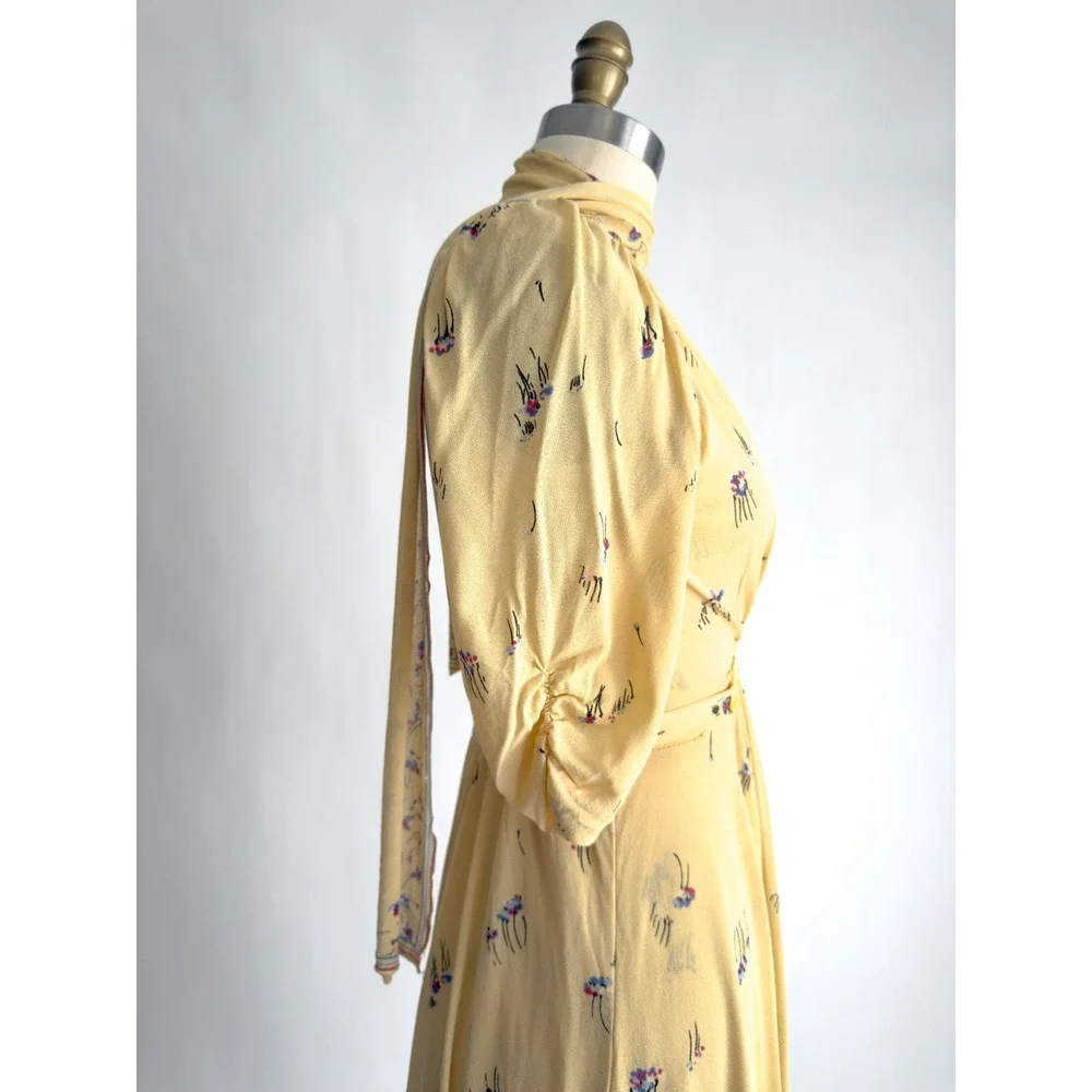 Virginie yellow floral vtg 70s‎ does 40s knee length dress - Picture 6 of 9